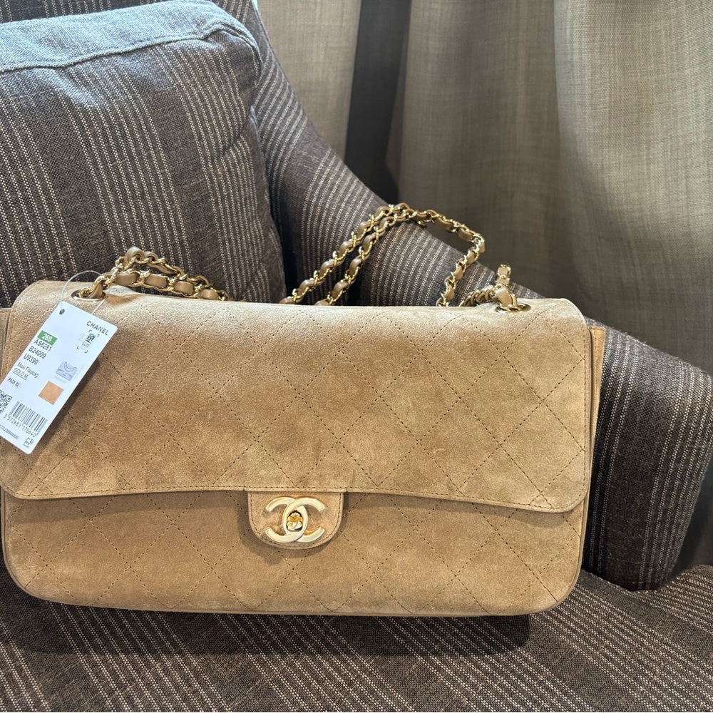 CHANEL maxi flap suede 2026 NEW - Picture 13 of 16